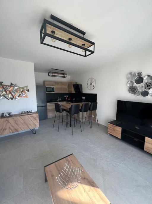 Superbe Appartement Neuf Aucalme Сен-Мандріє-сюр-Мер Екстер'єр фото