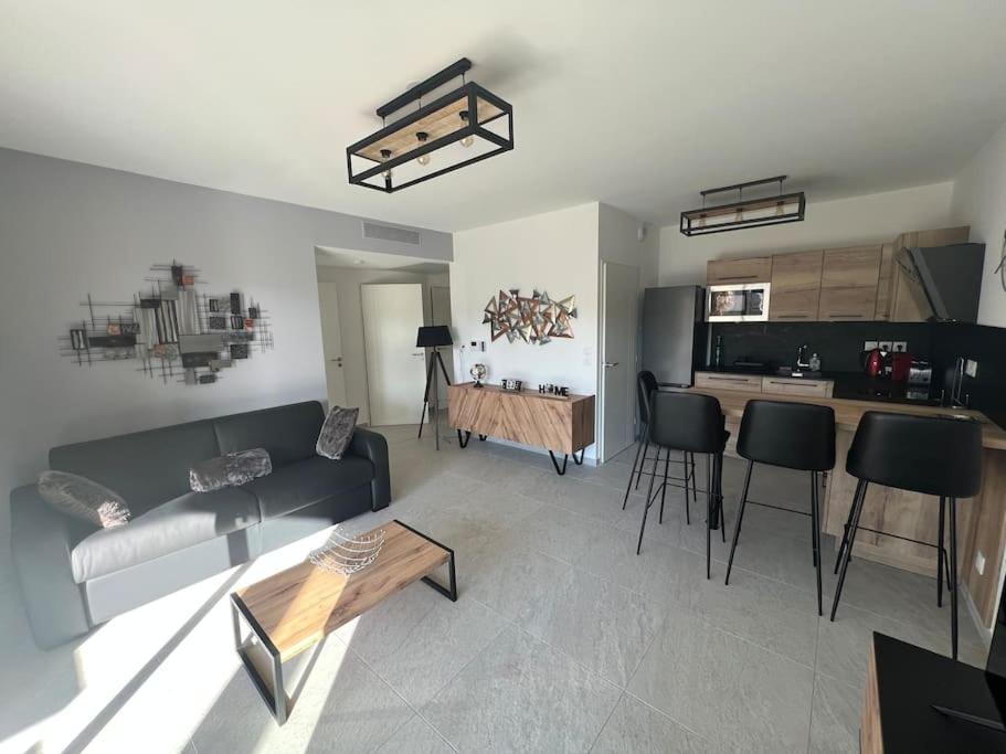 Superbe Appartement Neuf Aucalme Сен-Мандріє-сюр-Мер Екстер'єр фото